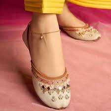 Sandle Female Traditional Handcrafted Khussa